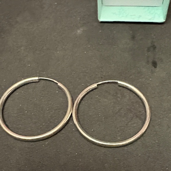 New 925 Silver Hoop Earrings - Picture 7 of 7